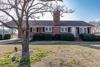 Building Photo - 3 BR | 1.5 BA Brick Home in Mt Olive! *Wat...