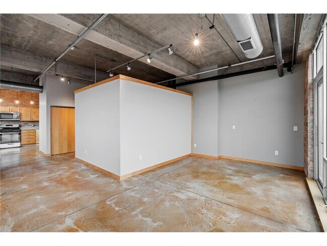 Building Photo - 901 N 3rd St