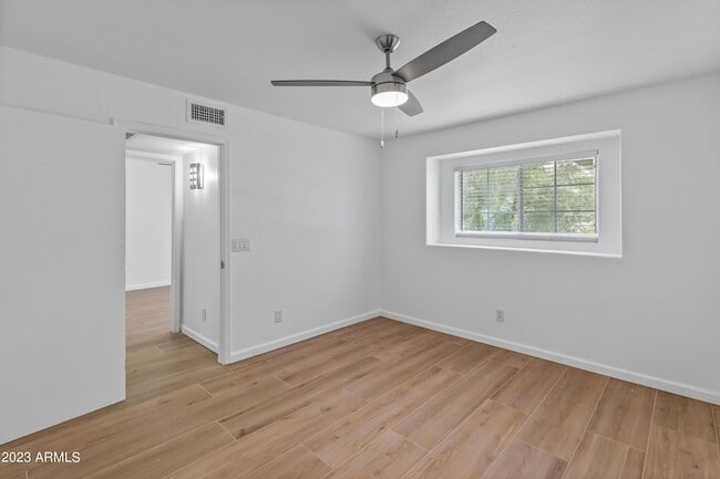 Building Photo - 860 N McQueen Rd