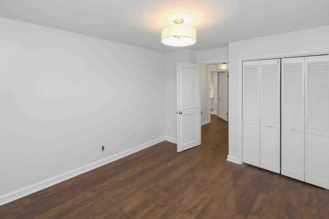 Building Photo - 1268 Rydal Rd