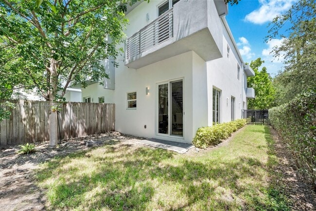 Building Photo - 2868 SW 33rd Ct