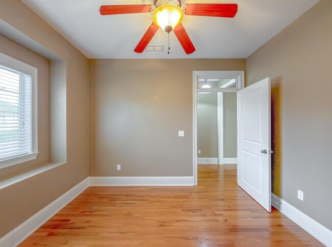 Building Photo - 1946 Sagebrook Dr