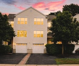 Building Photo - 574 Beachway Ave