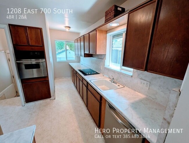Building Photo - 1208 E 700 S