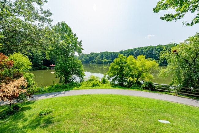 Building Photo - 7261 Dockside Ln