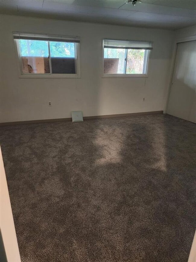 Building Photo - Massive - Remodeled 5 bedroom home!!