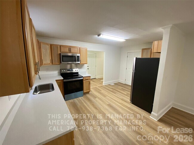 Building Photo - 1204 W A St