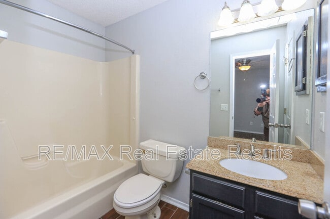 Building Photo - 3235 W Wildflower St