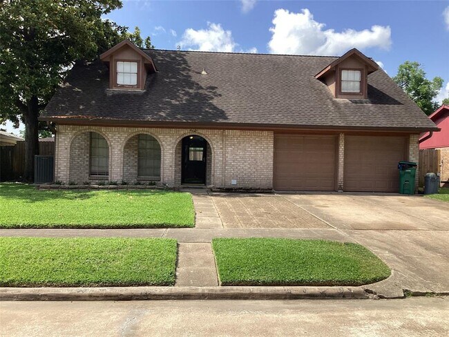 Primary Photo - 4120 Venetian Way