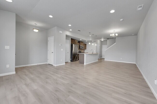 Building Photo - $2,150 - 3 Bed, 2.5 Bath Updated Townhome ...