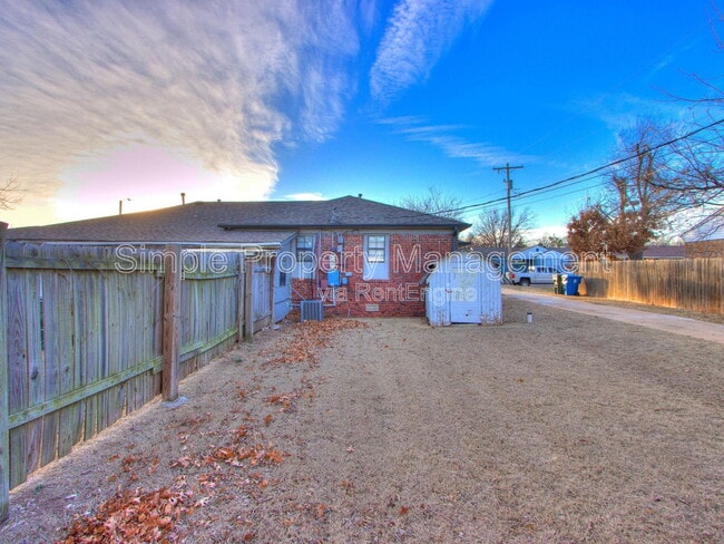 Building Photo - 900 Borum Pl