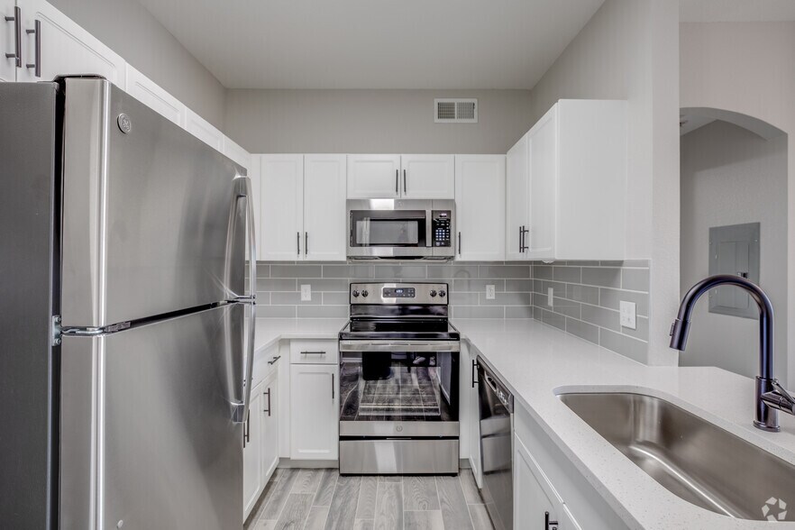 Ascent North Scottsdale 17950 N 68th St Phoenix AZ 85054 Apartment