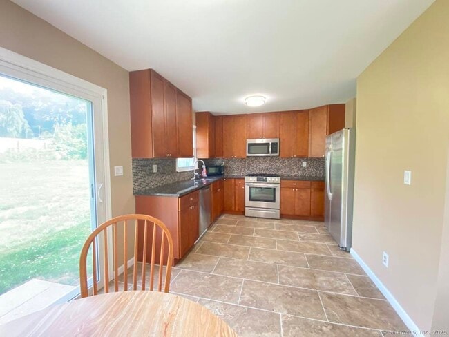 Building Photo - 28 Grove Pl