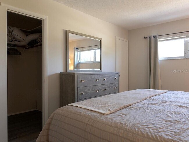 Building Photo - 400 Base Ave E Cmn