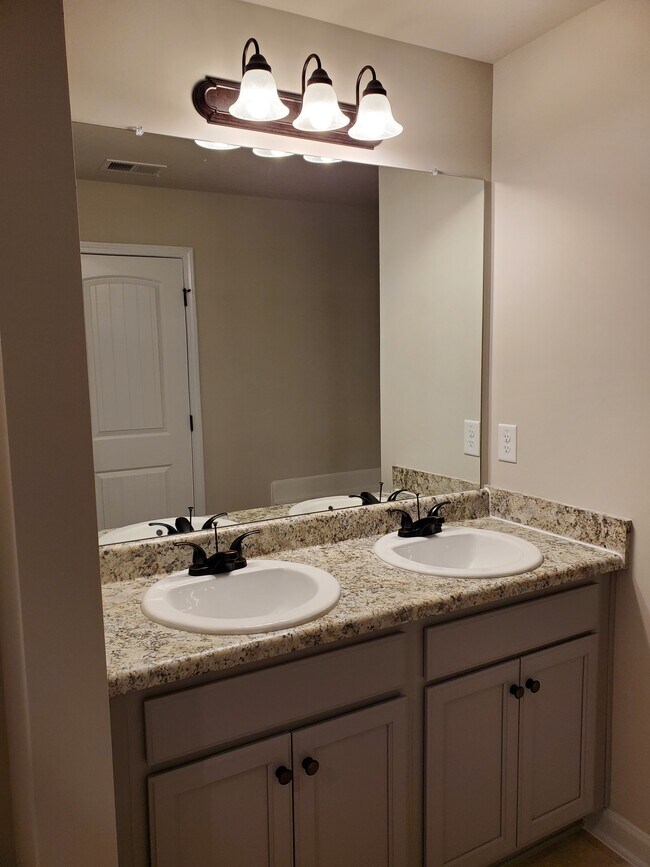 Building Photo - 1509 Creel Ln