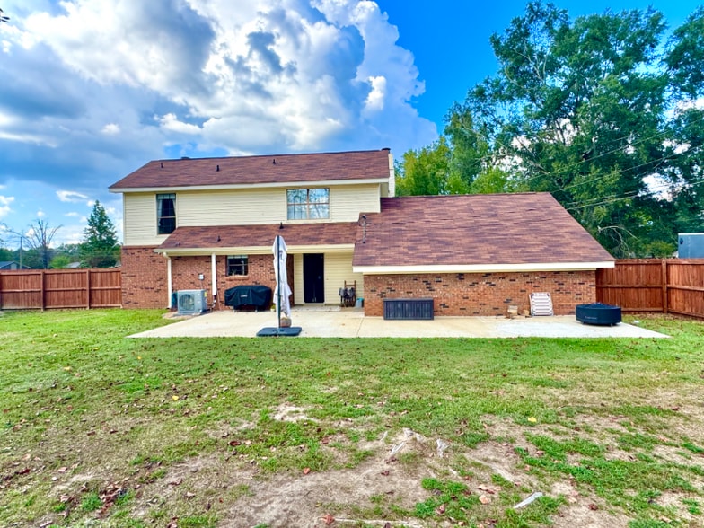 Building Photo - 56 Shelton Dr