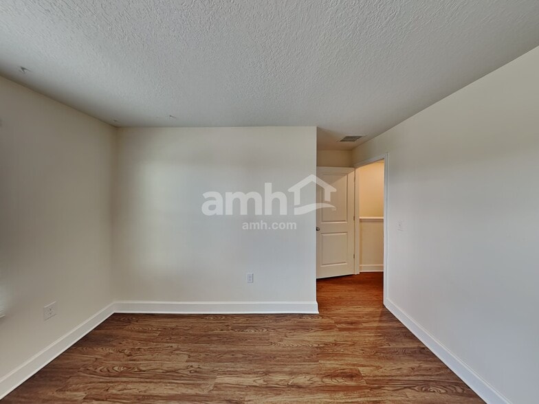 Building Photo - 4832 Reisswood Loop