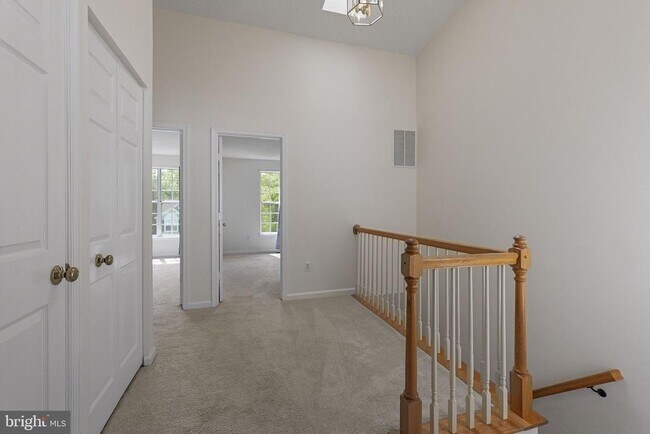 Building Photo - 2209 Bear Valley Terrace