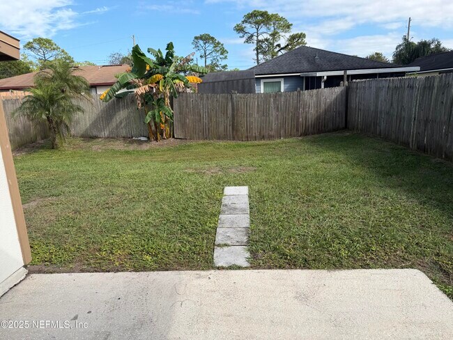 Building Photo - 1335 Violet St