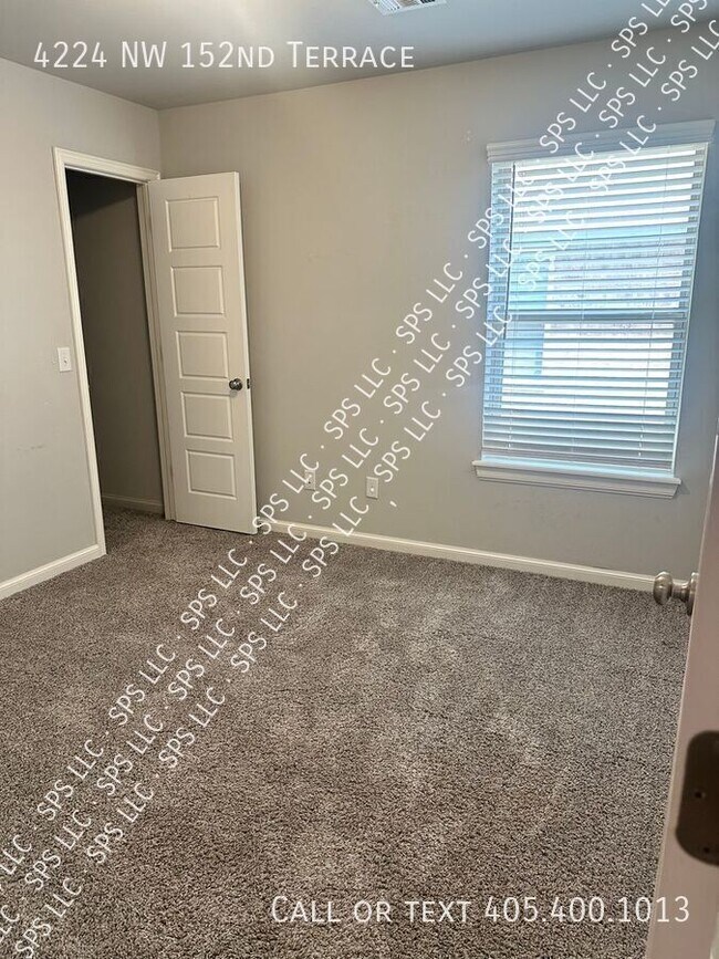 Building Photo - 4224 NW 152nd Terrace