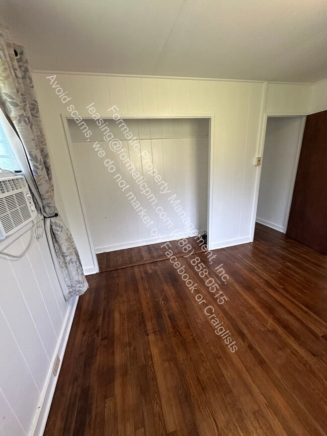 Building Photo - Charming 3-Bedroom Pet-Friendly Home with ...