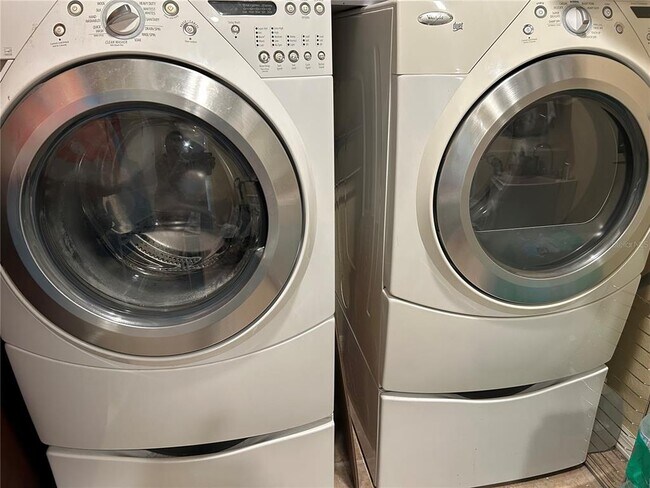 Building Photo - 9405 94th St N