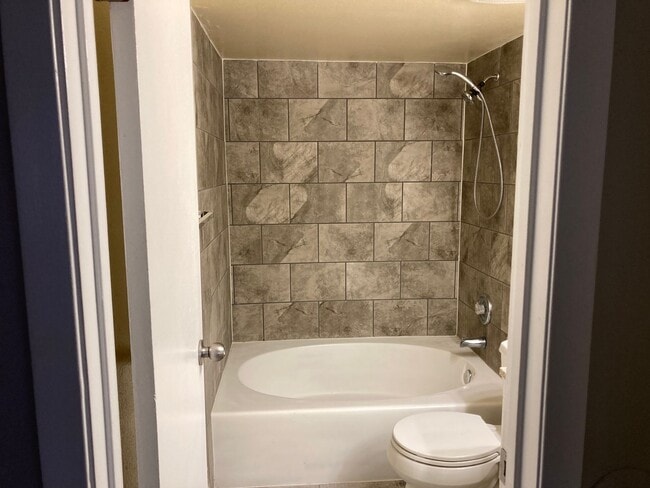 Building Photo - Beautifully Renovated 2-Bed, 2-Bath Condo – 1,020 sq. ft.  Pool and clubhouse plus lots more!