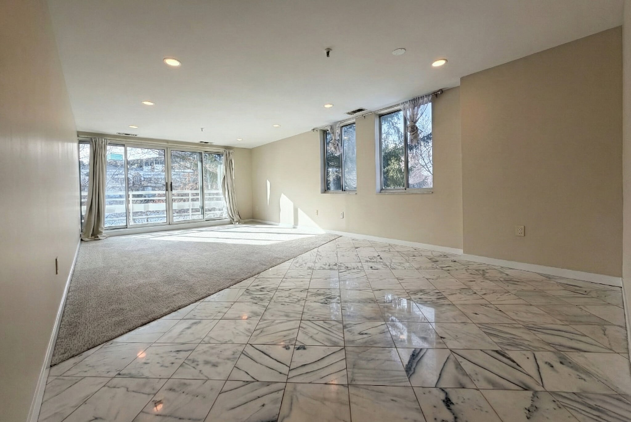 Building Photo - 4 Canal Park