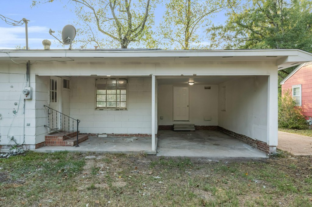 Building Photo - 170 Meadow Hill Rd