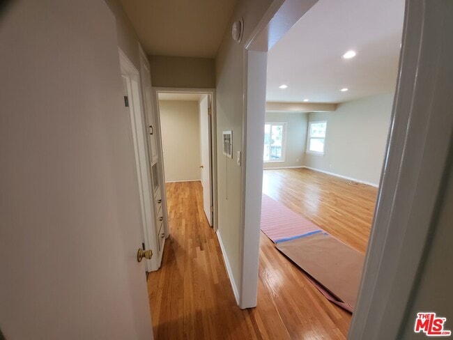 Building Photo - 676 Bienveneda Ave