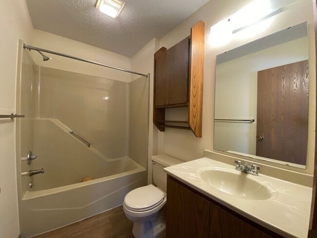 Building Photo - $850 | 2 Bedroom, 1 Bathroom Apartment | No Pets | Available for an Immediate Move In!*