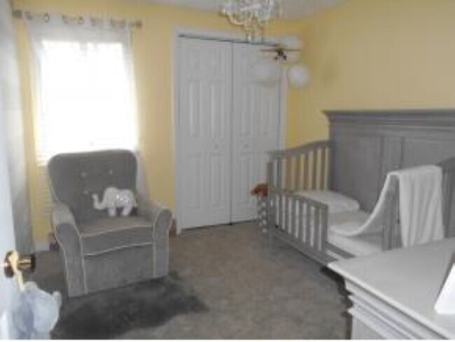 Building Photo - 912 White Birch Ln