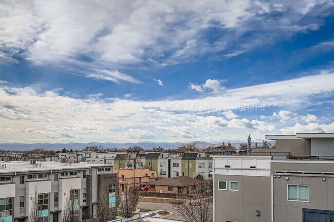 Building Photo - 2625 W 25th Ave