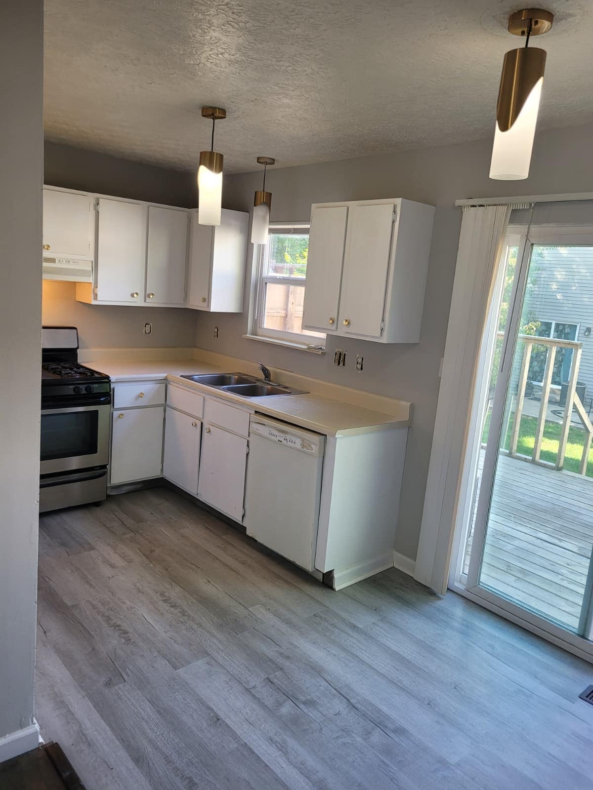 Building Photo - 872 Upholland Ln