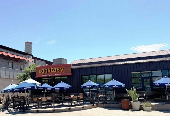 Building Photo - 9250 E Via De Vaquero Dr