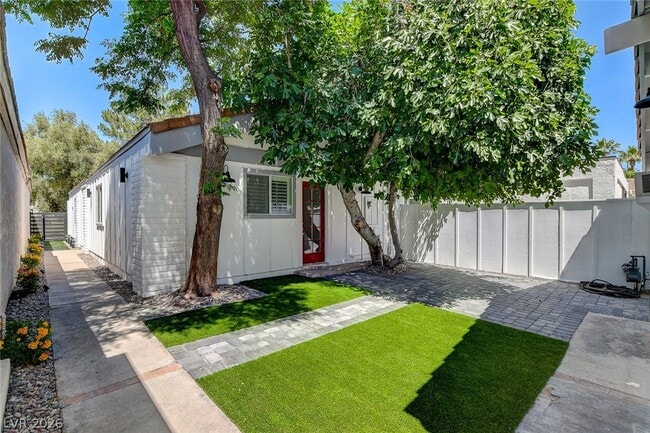 Building Photo - 2999 Bel Air Dr