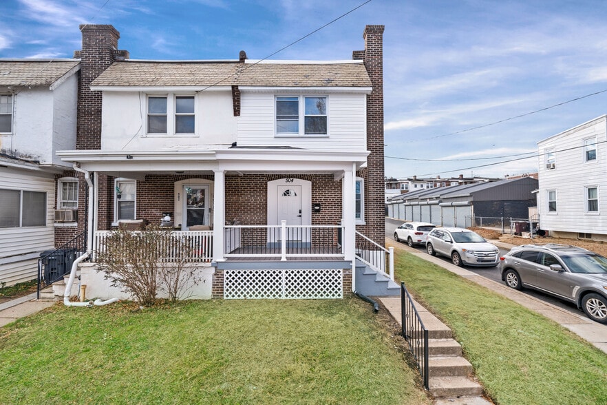 Building Photo - 504 W 26th St