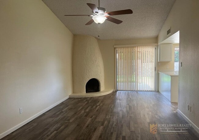 Building Photo - Coming Soon! 3 Bed/2 Bath home in Glendale! Located in an HOA! (Available on 05/15/26)