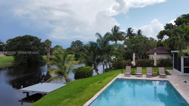 Building Photo - 3324 Lakeview Blvd