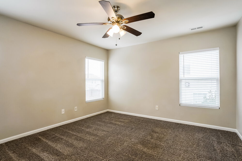 Building Photo - 6037 Ladish Ln