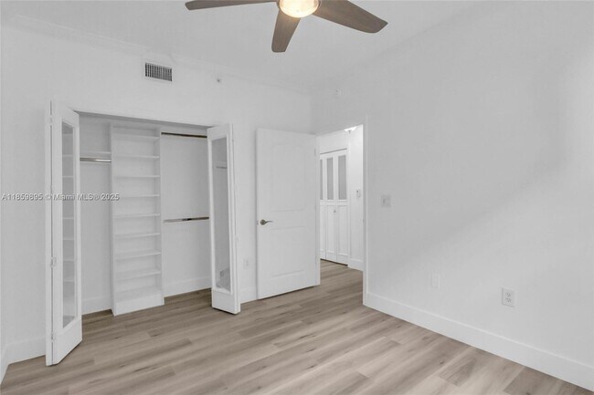 Building Photo - 6670 NW 114th Ave