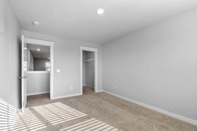 Building Photo - 356 Casper Dr