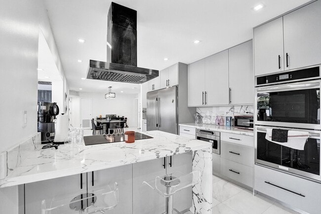 Building Photo - 3681 N 54th Ave