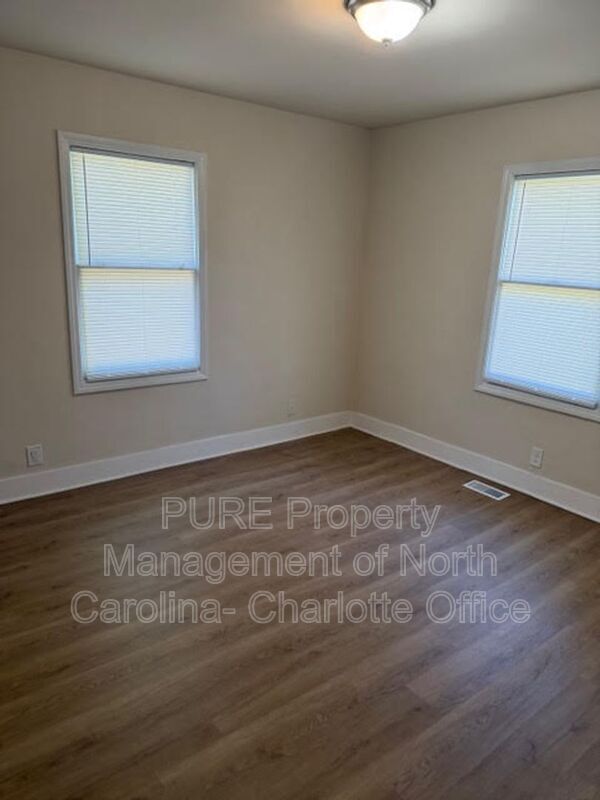 Building Photo - 1732 Newland Rd