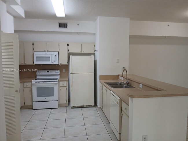 Building Photo - 7230 NW 114th Ave