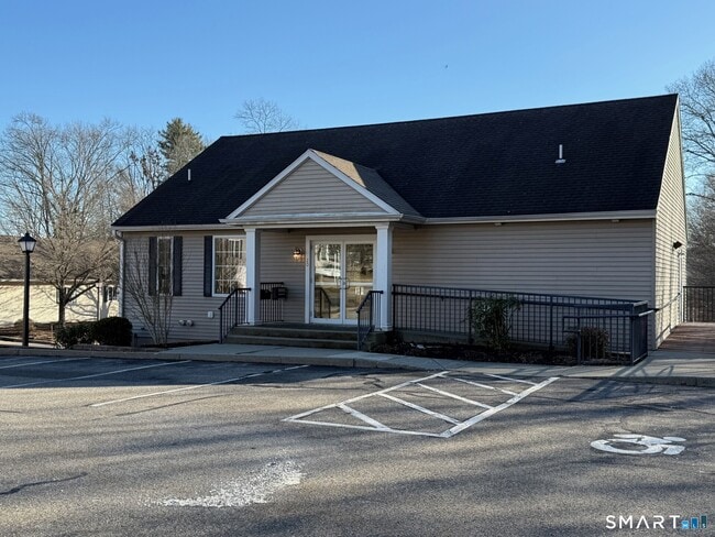 Building Photo - 152 Briar Ln