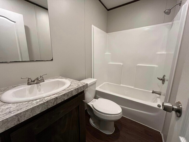 Building Photo - 119 Betty St