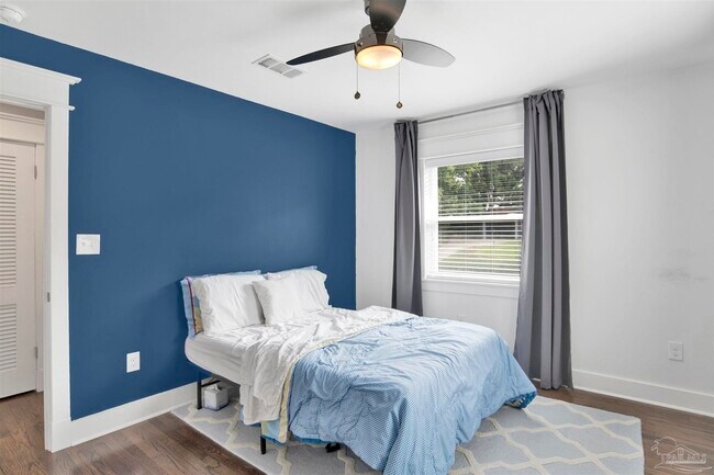 Building Photo - 421 Woodbine Dr