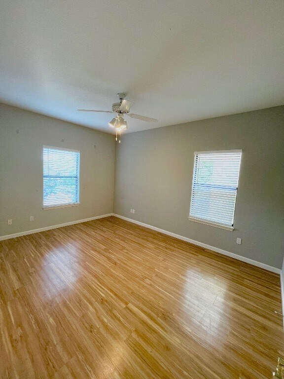 Building Photo - 4711 Spicewood Springs Rd