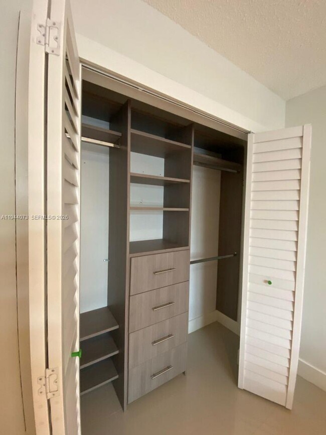 Building Photo - 5261 SW 154th Pl